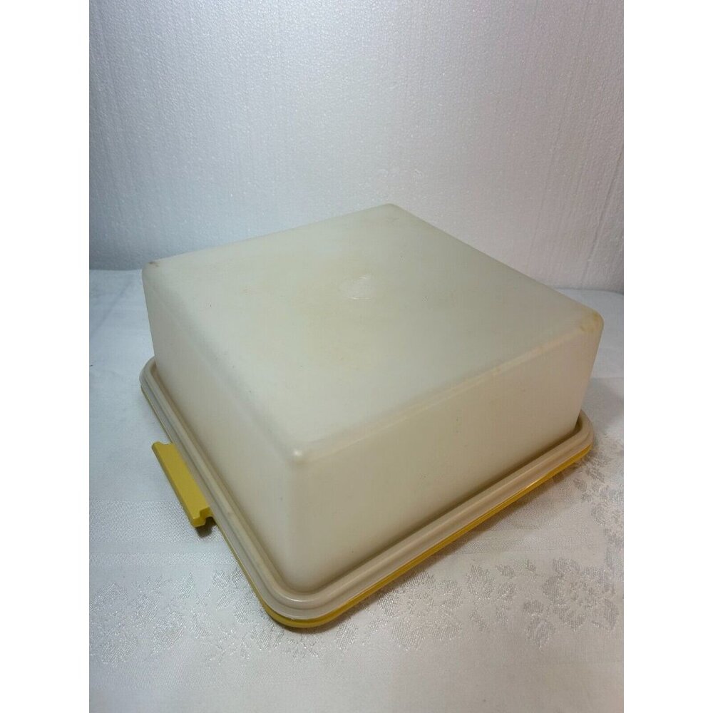Vintage Tupperware Square Cake Taker #1241-2 Harvest Gold